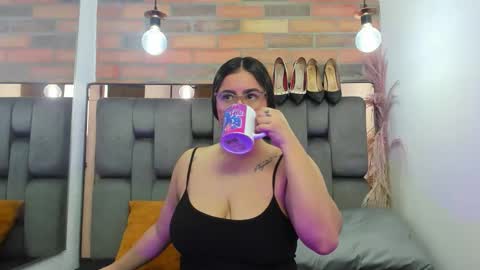 Snapshot of jessyjcortes chatting on 4, 10, 2025 JESSY CORTES online show from 4, 10, 2025