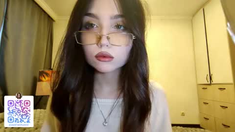 I am Gina ntmu Lets hit 10 Thumbs Up together online show from 21, 12, 2025