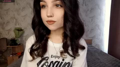 Snapshot of jettanicolay chatting on 22, 4, 2026 I am Gina ntmu Lets hit 10 Thumbs Up together online show from 22, 4, 2026