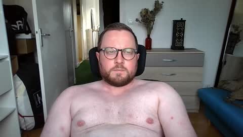 jeuneloup92 online show from 31, 10, 2025