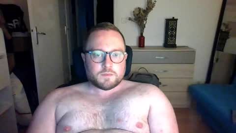 jeuneloup92 online show from 21, 11, 2025