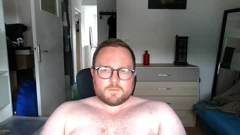 Snapshot of jeuneloup92 chatting on 7, 6, 2026 jeuneloup92 online show from 7, 6, 2026