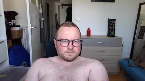 Snapshot of jeuneloup92 chatting on 14, 6, 2026 jeuneloup92 online show from 14, 6, 2026