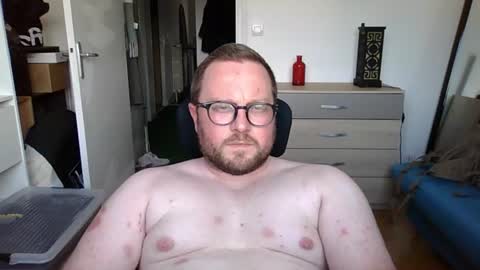 Snapshot of jeuneloup92 chatting on 9, 7, 2026 jeuneloup92 online show from 9, 7, 2026