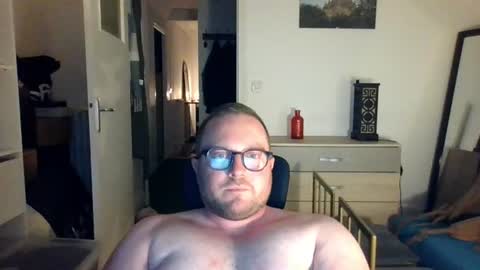 Snapshot of jeuneloup92 chatting on 17, 7, 2026 jeuneloup92 online show from 17, 7, 2026