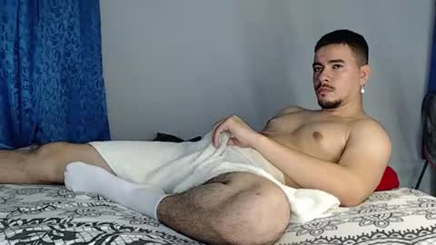 Snapshot of jeycob_happy97 chatting on 9, 7, 2026 Juan David online show from 9, 7, 2026