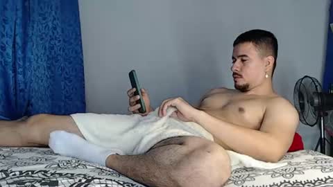 Snapshot of jeycob_happy97 chatting on 9, 7, 2026 Juan David online show from 9, 7, 2026