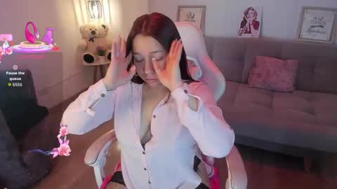 Jhiinny online show from 4, 10, 2025