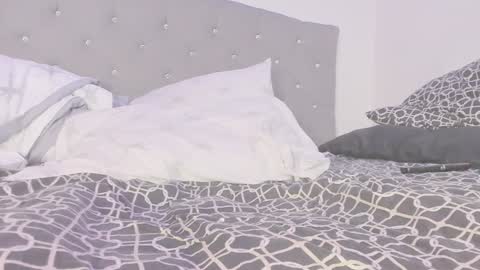 jhoanatrans22 online show from 5, 1, 2025