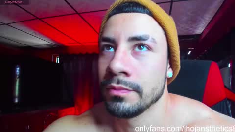 Jhojan Strong  online show from 9, 10, 2025