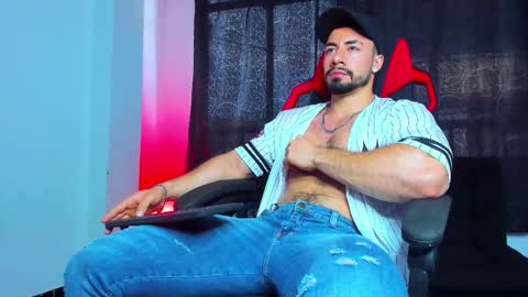 Jhojan Strong  online show from 13, 12, 2025