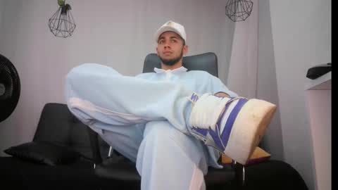 jhon_malo online show from 4, 2, 2025