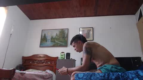 Snapshot of jhon_tommy chatting on 24, 2, 2025 jhon tommy online show from 24, 2, 2025