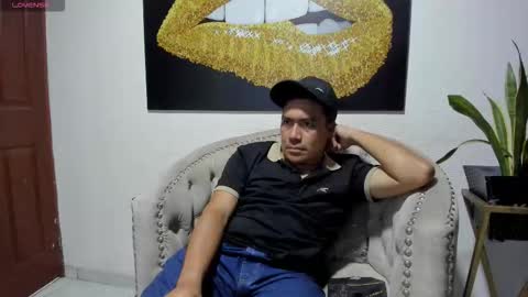 jhonatan_morales_s online show from 19, 10, 2025