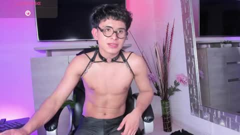 Snapshot of jhonny_blake_ chatting on 20, 5, 2026 JHONNATHAN online show from 20, 5, 2026