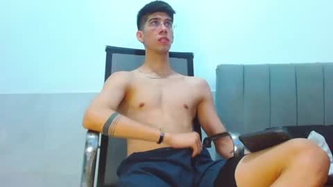 Snapshot of jhony_sex3 chatting on 1, 8, 2026 jhony_sex3 online show from 1, 8, 2026