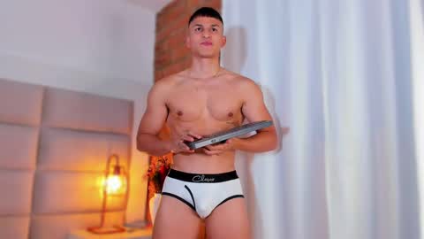 Jhosua Hunt online show from 1, 3, 2025