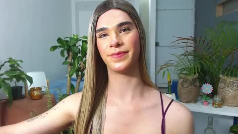 Jhuan Nhez online show from 5, 4, 2026