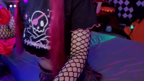    online show from 25, 10, 2025