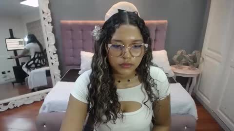 Jimena  online show from 17, 9, 2025