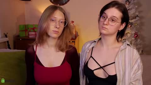 Snapshot of jitoon_exe chatting on 19, 12, 2024 Hey Guys We are Julia ginger Tina brunette online show from 19, 12, 2024