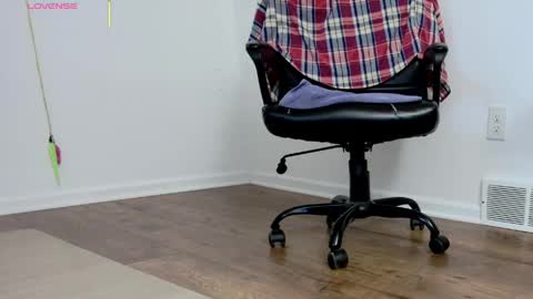 Nicole  Allen online show from 15, 4, 2026