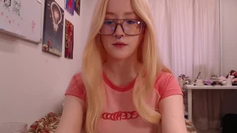 Snapshot of joan_kiss chatting on 24, 10, 2025 joan_kiss online show from 24, 10, 2025