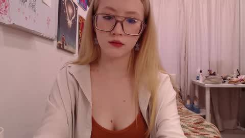 Snapshot of joan_kiss chatting on 9, 11, 2025 joan_kiss online show from 9, 11, 2025