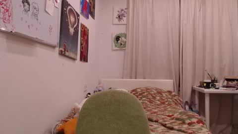 Snapshot of joan_kiss chatting on 5, 12, 2025 joan_kiss online show from 5, 12, 2025