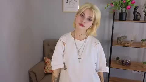 Snapshot of joan_lipse chatting on 30, 10, 2025 Sofia online show from 30, 10, 2025