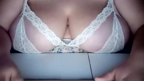Snapshot of joemama333666999 chatting on 24, 9, 2025 Kisses4Lexi online show from 24, 9, 2025