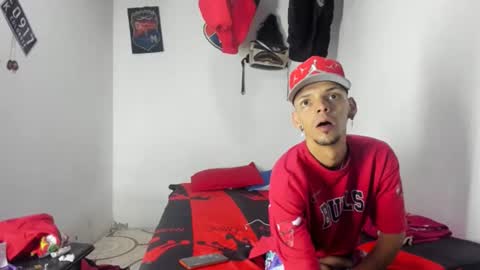 Snapshot of johan_and_antonella chatting on 2, 4, 2026 johan_and_antonella online show from 2, 4, 2026