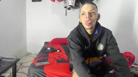 Snapshot of johan_and_antonella chatting on 3, 4, 2026 johan_and_antonella online show from 3, 4, 2026