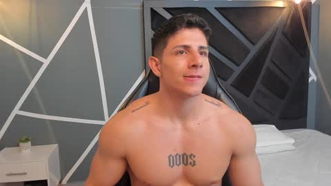 Snapshot of johan_williams_07 chatting on 7, 12, 2024 Johan Williams online show from 7, 12, 2024