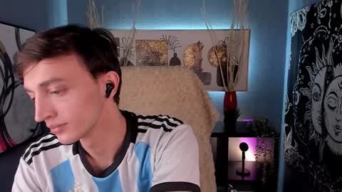 Snapshot of john_weasley chatting on 5, 1, 2025 John online show from 5, 1, 2025