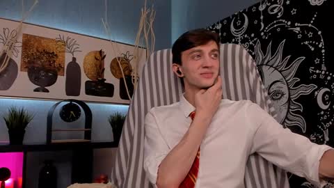 Snapshot of john_weasley chatting on 8, 1, 2025 John online show from 8, 1, 2025