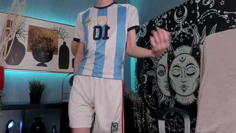 Snapshot of john_weasley chatting on 6, 2, 2025 John online show from 6, 2, 2025