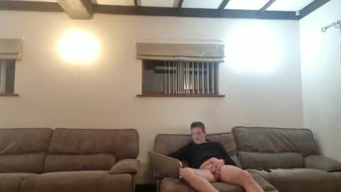 johnathan_stuart33 online show from 23, 3, 2026