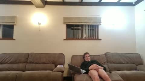 johnathan_stuart33 online show from 15, 4, 2026