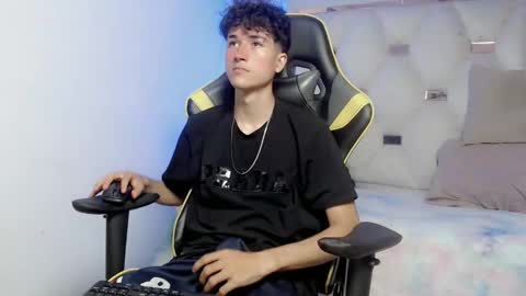 johnny_cagee online show from 11, 11, 2025