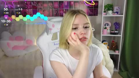 Snapshot of joice_queen chatting on 12, 3, 2025 Paula online show from 12, 3, 2025
