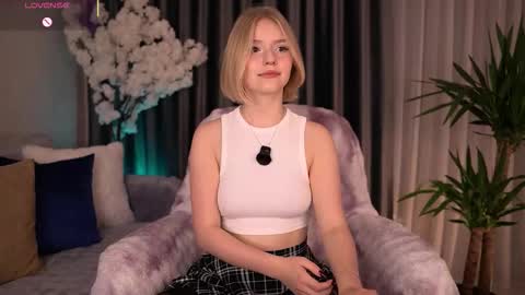 Snapshot of joice_queen chatting on 12, 9, 2025 Paula online show from 12, 9, 2025