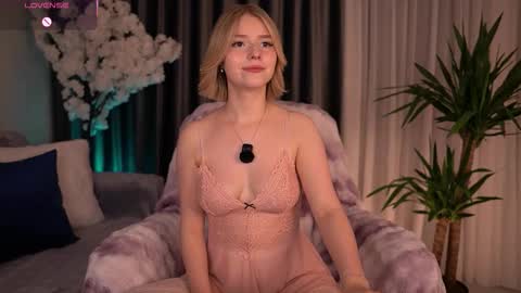 Snapshot of joice_queen chatting on 21, 9, 2025 Paula online show from 21, 9, 2025