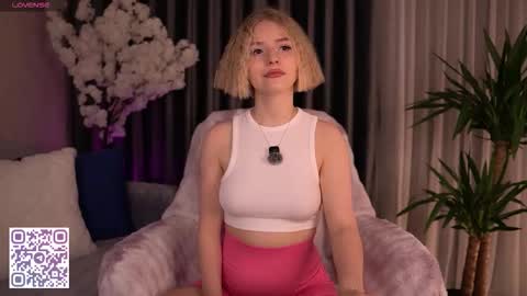 Snapshot of joice_queen chatting on 9, 10, 2025 Paula online show from 9, 10, 2025