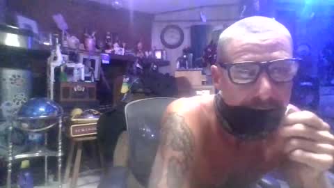 Snapshot of jokathegemini chatting on 4, 10, 2025 JokatheGemini online show from 4, 10, 2025