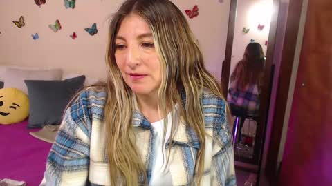 Jolie Mature online show from 8, 3, 2025