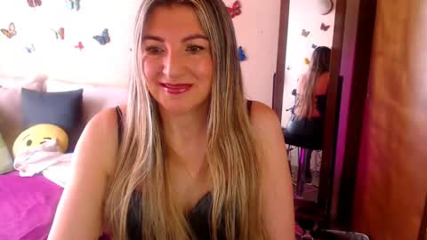 Jolie Mature online show from 23, 11, 2025