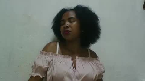 joliedonnue online show from 4, 12, 2025