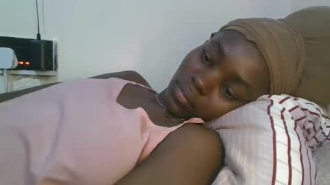 jollynabeb online show from 8, 10, 2025