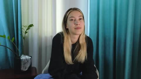 Snapshot of jolyndeb chatting on 18, 9, 2025 Viola online show from 18, 9, 2025